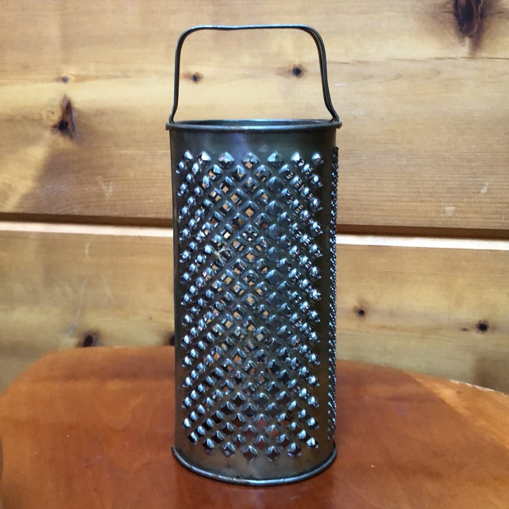 Vintage Round 3 Size Cheese Grater made in Italy Kitchen Utensil - Picture 3 of 8
